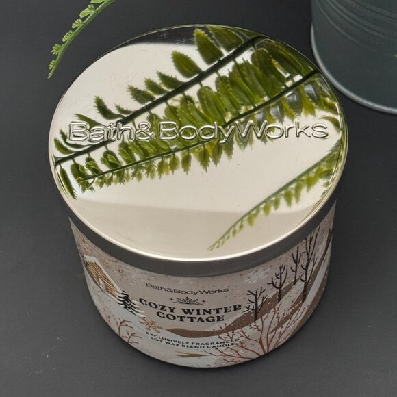 BBW Cozy Winter Cottage Bath & Body Works 3 Wick Candle - Picture 5 of 10